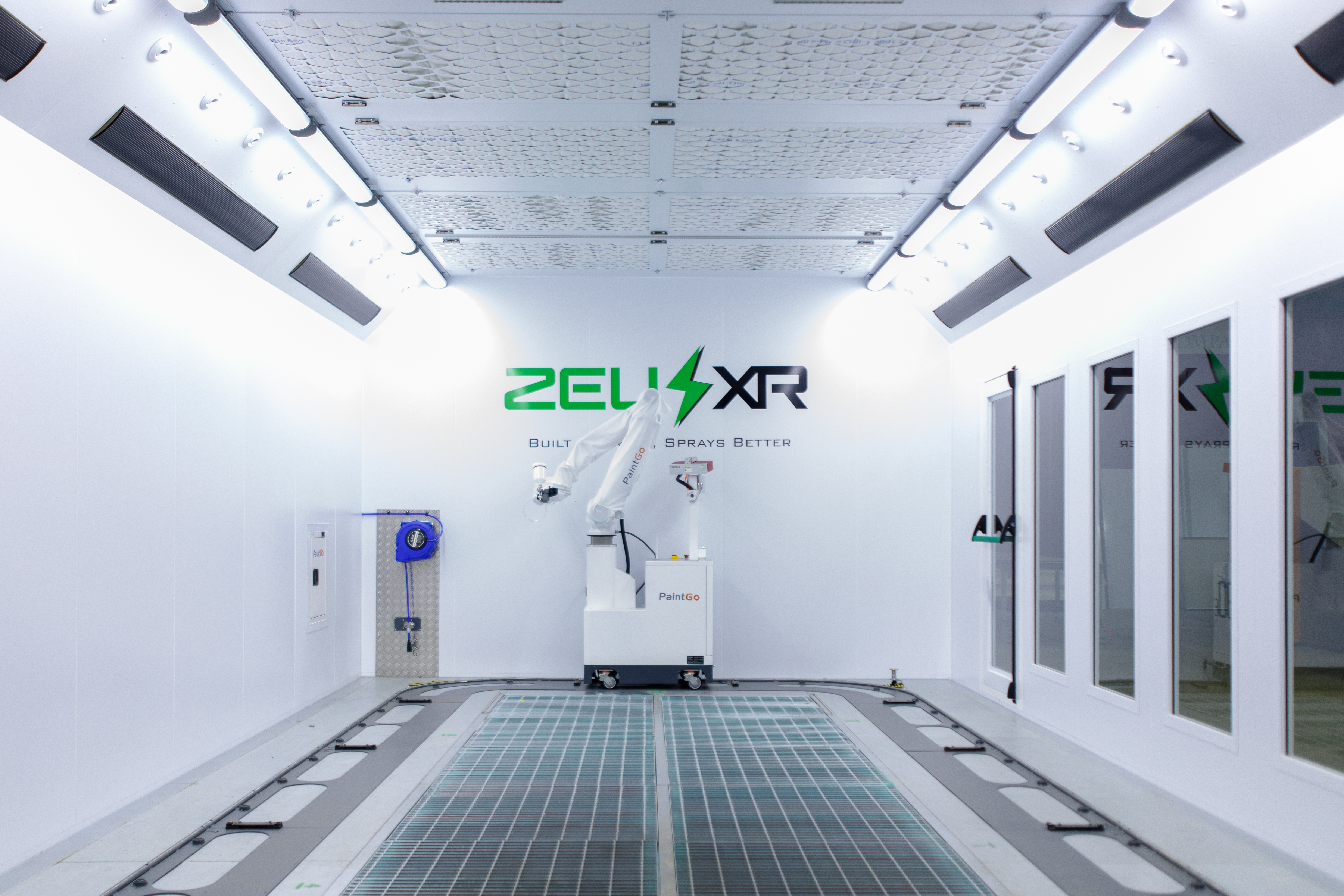 Zeus XR booth interior